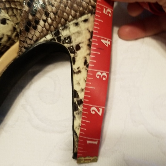 Heels - Picture 6 of 6